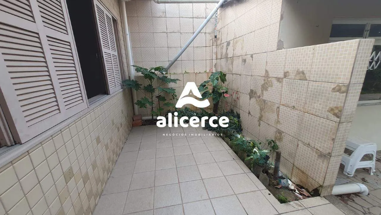 Imagem Casa à venda com 4 quartos 1 suíte, 356,47m² em Balneário Florianópolis