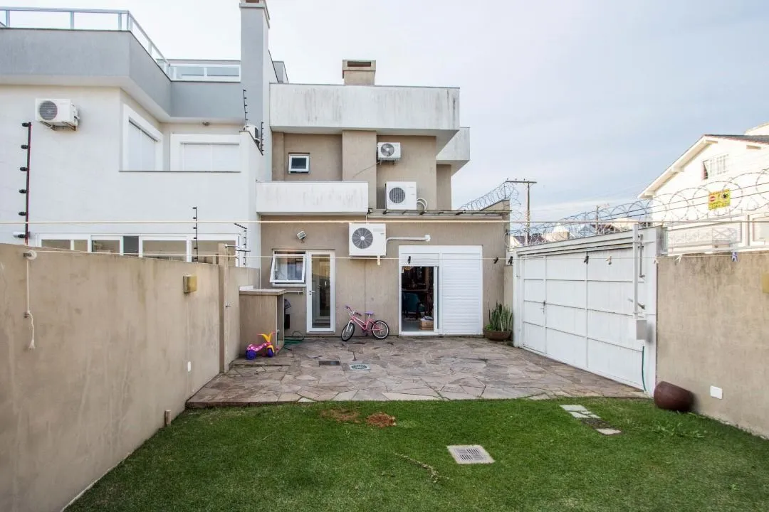 Imagem Casa para Venda - 147.3m², 3 dormitórios, sendo 1 suites, 3 vagas - Guarujá