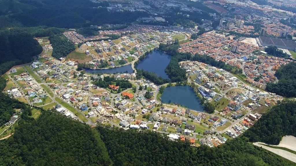 Imagem Aluguel de Casa de Luxo no Condomínio Swiss Park SBC, 5 Quartos, 5 Suítes, 6 Banheiros, 6 Vagas de Garagem, 480m² no Parque Terra Nova II, São Bernardo do Campo-SP!