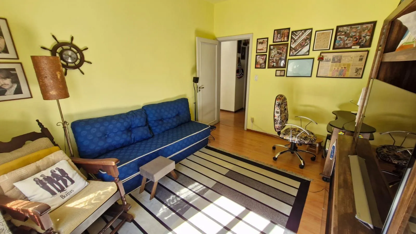 Imagem Apartamento no Menino Deus com 2 dormitórios e dependência de empregada com banheiro