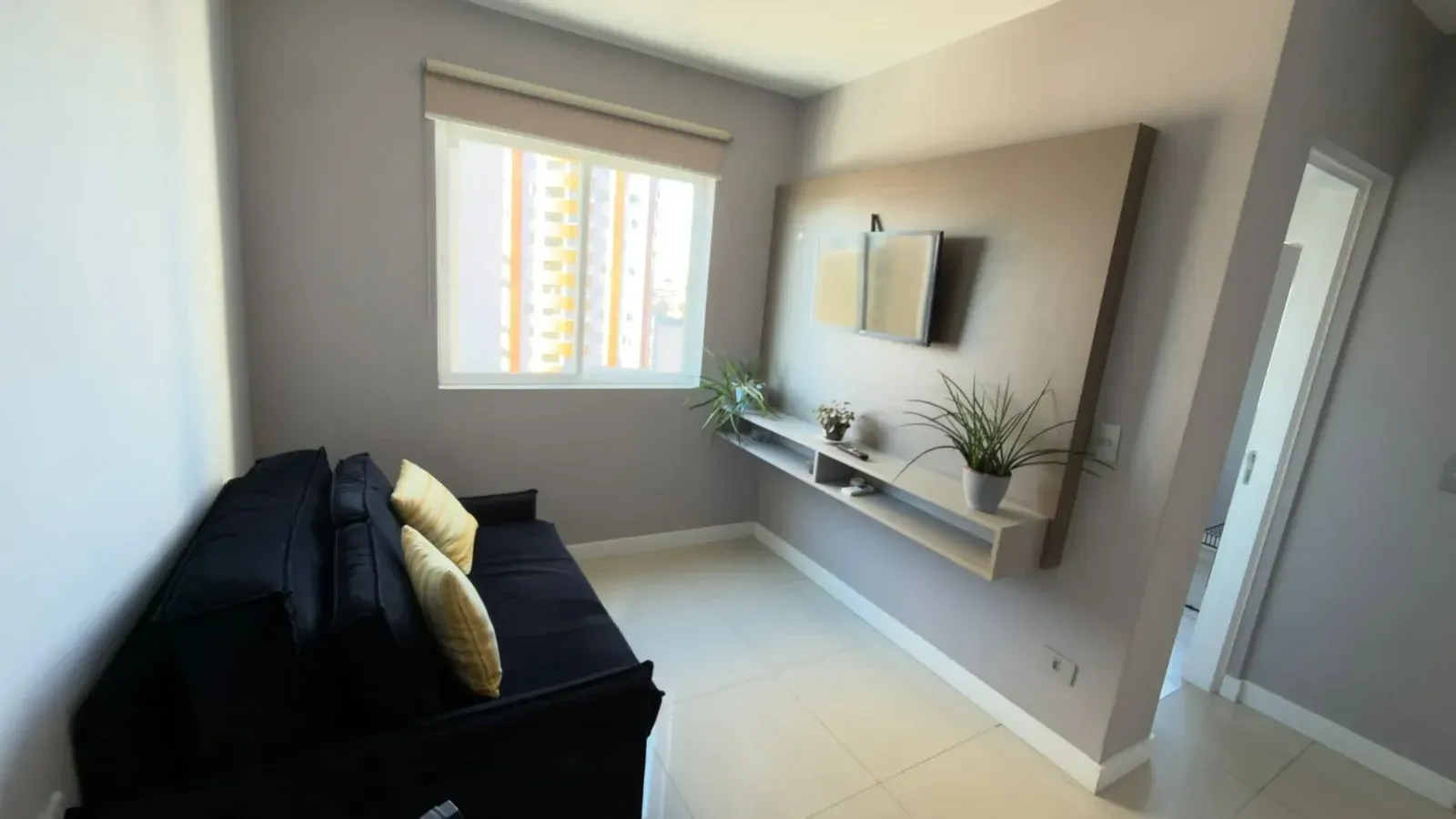 Imagem Apartamento com 1 Quarto à Venda, 44 metros em Cristo Rei - Curitiba