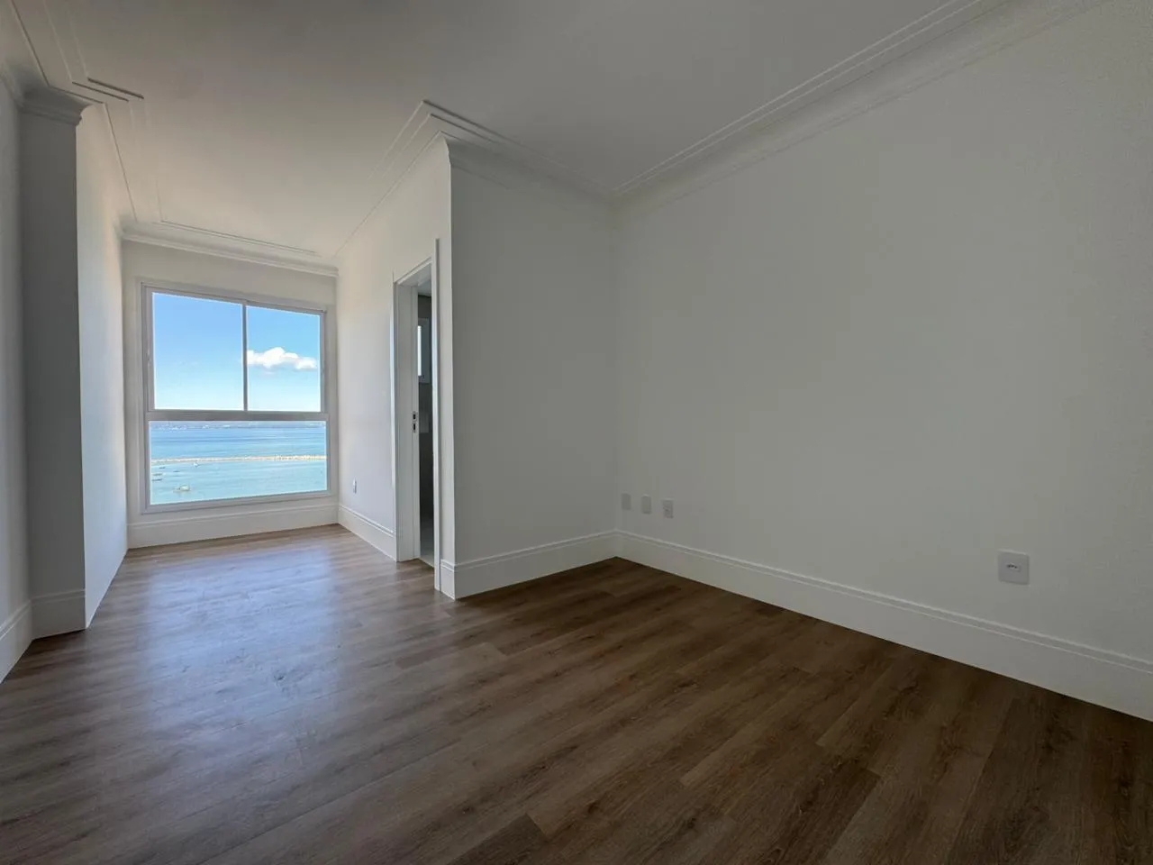 Imagem Apartamento com vista para o mar à venda com 190m2 por R$ 3.200.000,00