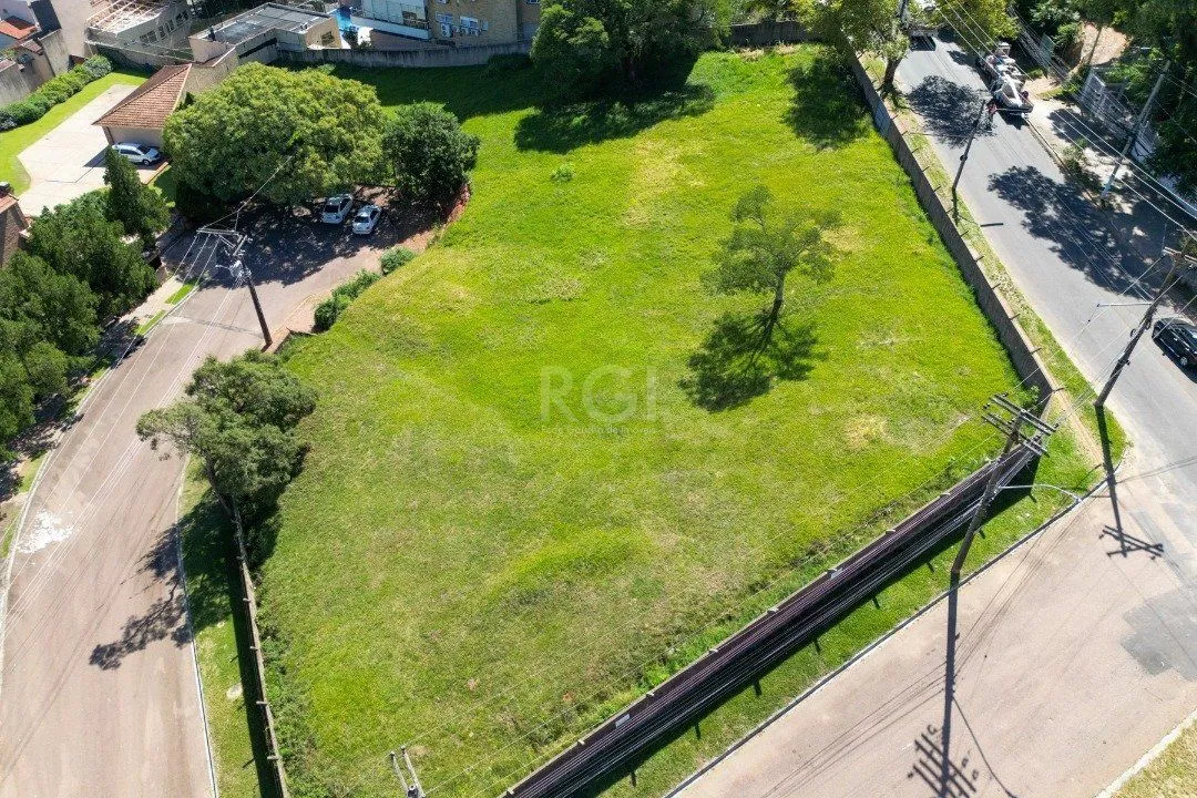 Imagem Excelente terreno à venda em Porto Alegre, localizado na Rua Correa Lima,