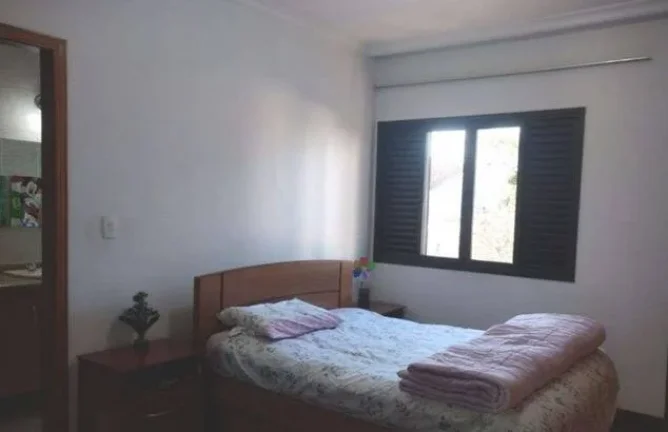 Imagem Sobrado Vila Gilda com 201m² com 3 dormitorios, 4 vagas de Garagens