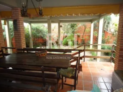Imagem Casa para Venda - 330m², 4 dormitórios, 2 vagas - Glória