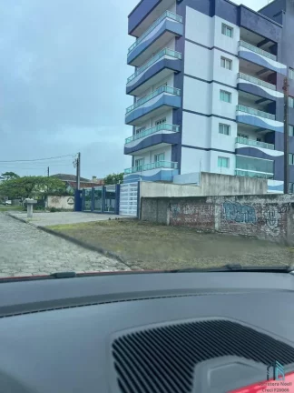 Imagem Excelente apartamento 03 quartos c/suíte com sacada no Guaratuba -SC