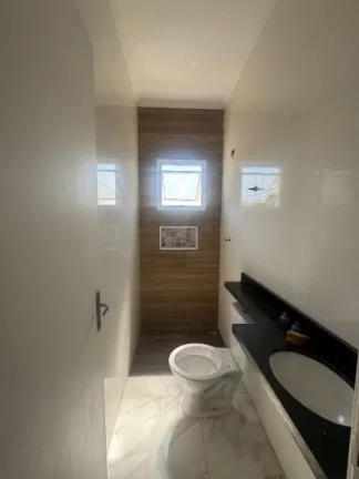 Imagem Lindo sobrado de 3 dormitórios, incluindo uma suíte, está localizado no desejado Condomínio Angela Residence, oferecendo um equilíbrio perfeito entre conforto, segurança e praticidade á venda na Imobiliaria Consulte Imoveis.