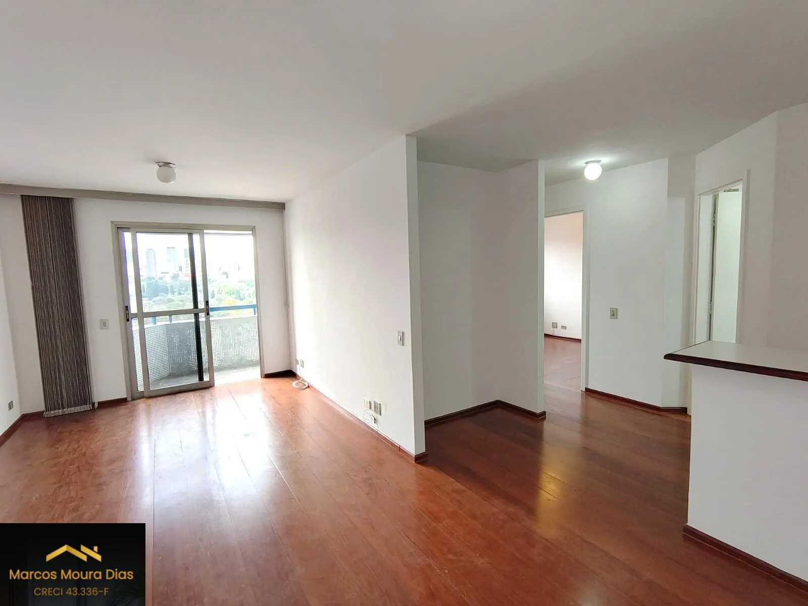 Foto do imóvel Apartamento Pinheiros, 2 dormitórios( 1 suíte) e 2 vagas, perto Metrô Fradique e com excelente valor de Condomínio. Edifício com Portaria 24 hs, Gerador e Lazer