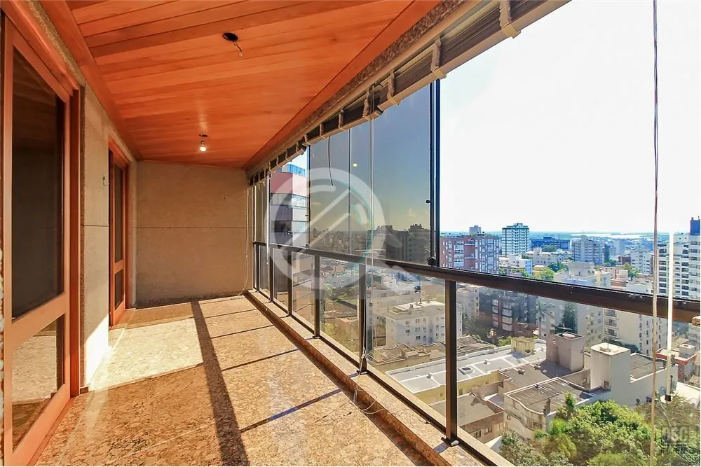 Imagem Apartamento de alto padrão, com 4 dormitórios, localizado no bairro Bela Vista, em Porto Alegre. C...