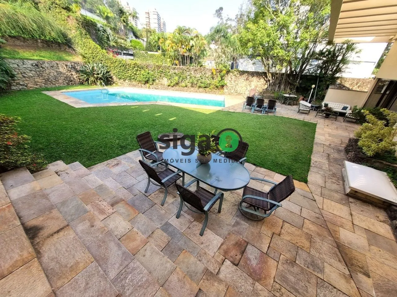 Imagem Casa a venda no Jardim Leonor com 5 quartos