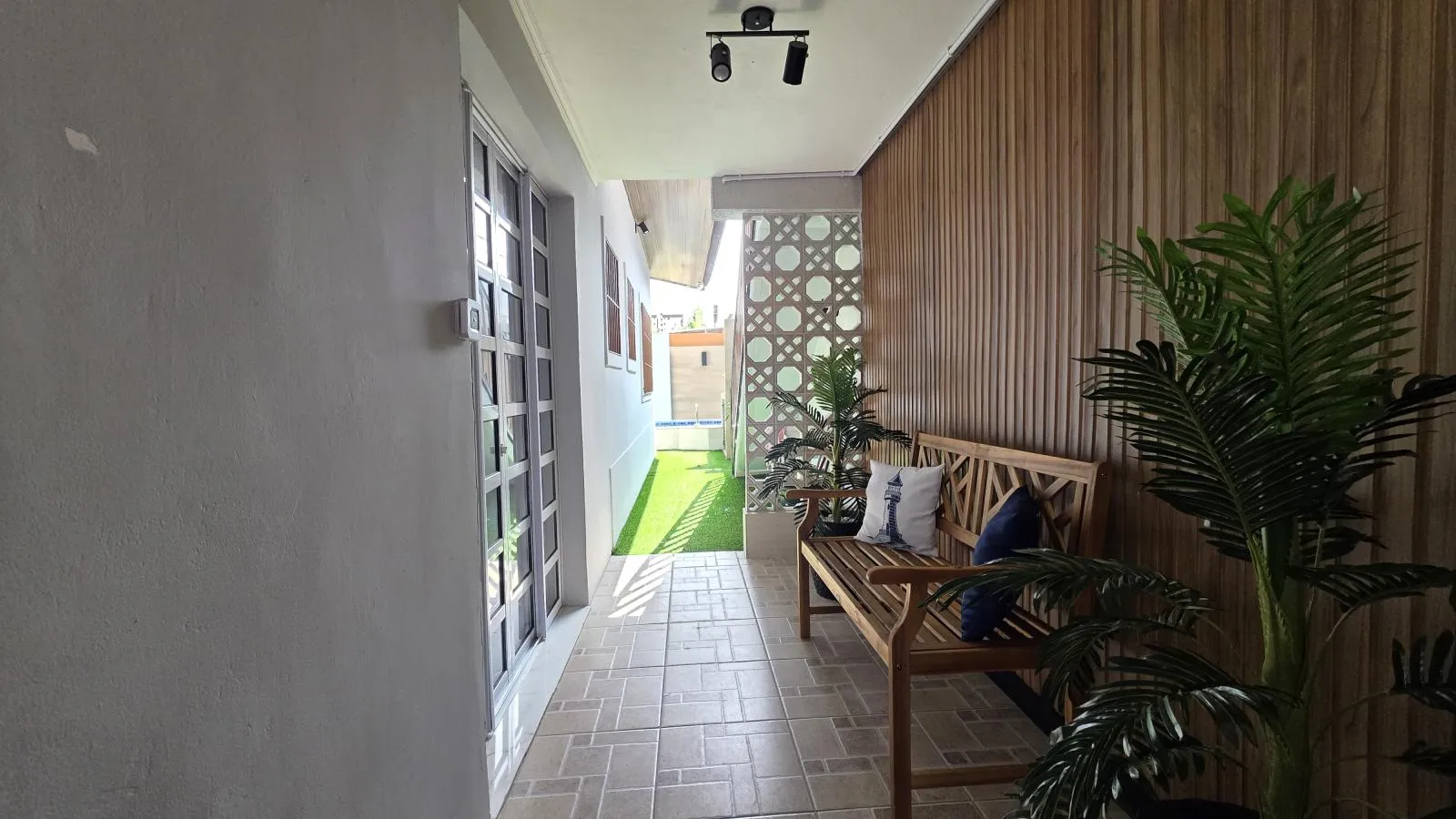 Imagem Casa para Venda em Praia Grande, Guilhermina, 2 dormitórios, 1 suíte, 2 banheiros, 3 vagas