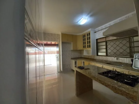 Imagem LINDA CASA NO JARDIM LUCÉLIA, SEMIMOBILIADA, COM CASA DE 3 CÔMODOS NOS FUNDOS