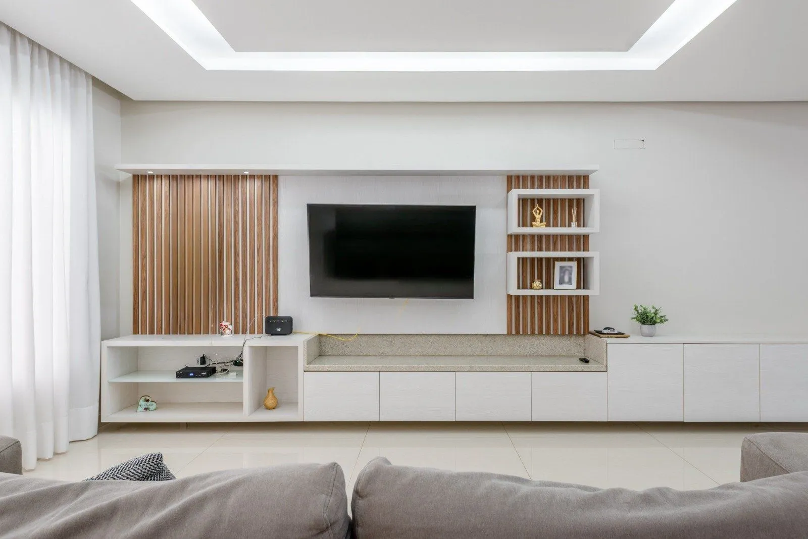 Imagem Casa em Condomínio com 228m² e 3 dormitórios, 1 suíte, 3 vagas no bairro Sarandi