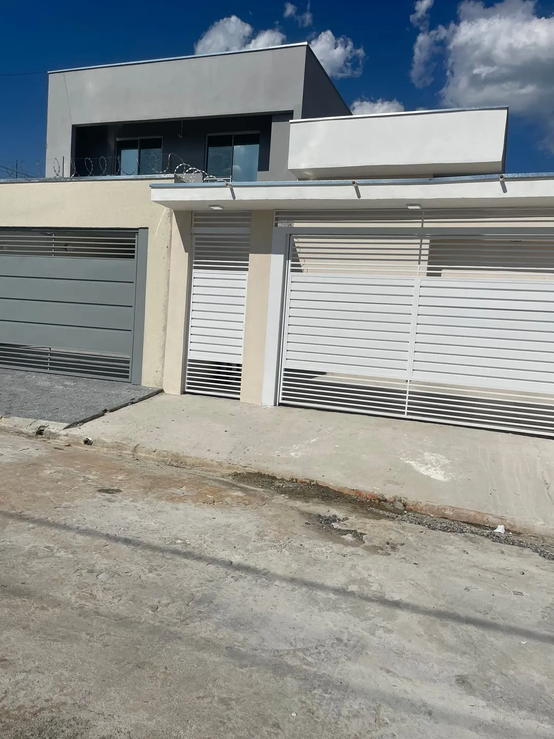 Imagem Casa à venda 3 Quartos, 1 Suite, 2 Vagas, 175M², Loteamento Residencial e Comercial Flamboyant, Pindamonhangaba - SP