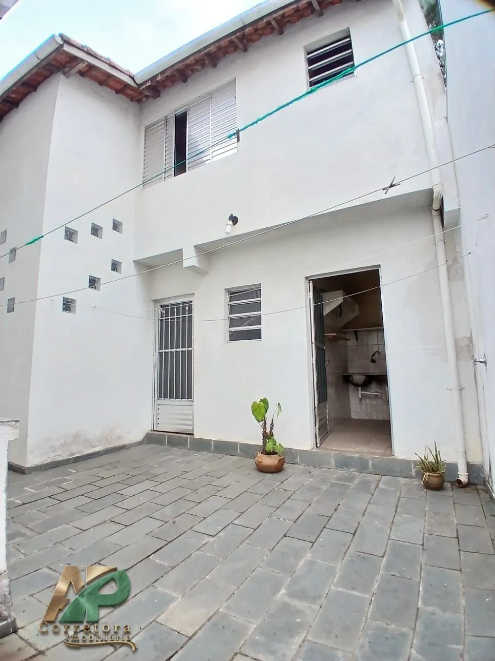 Imagem Casa à Venda em Santo Amaro: 3 Dorms (1 Suíte) + Edícula | Oportunidade Única!