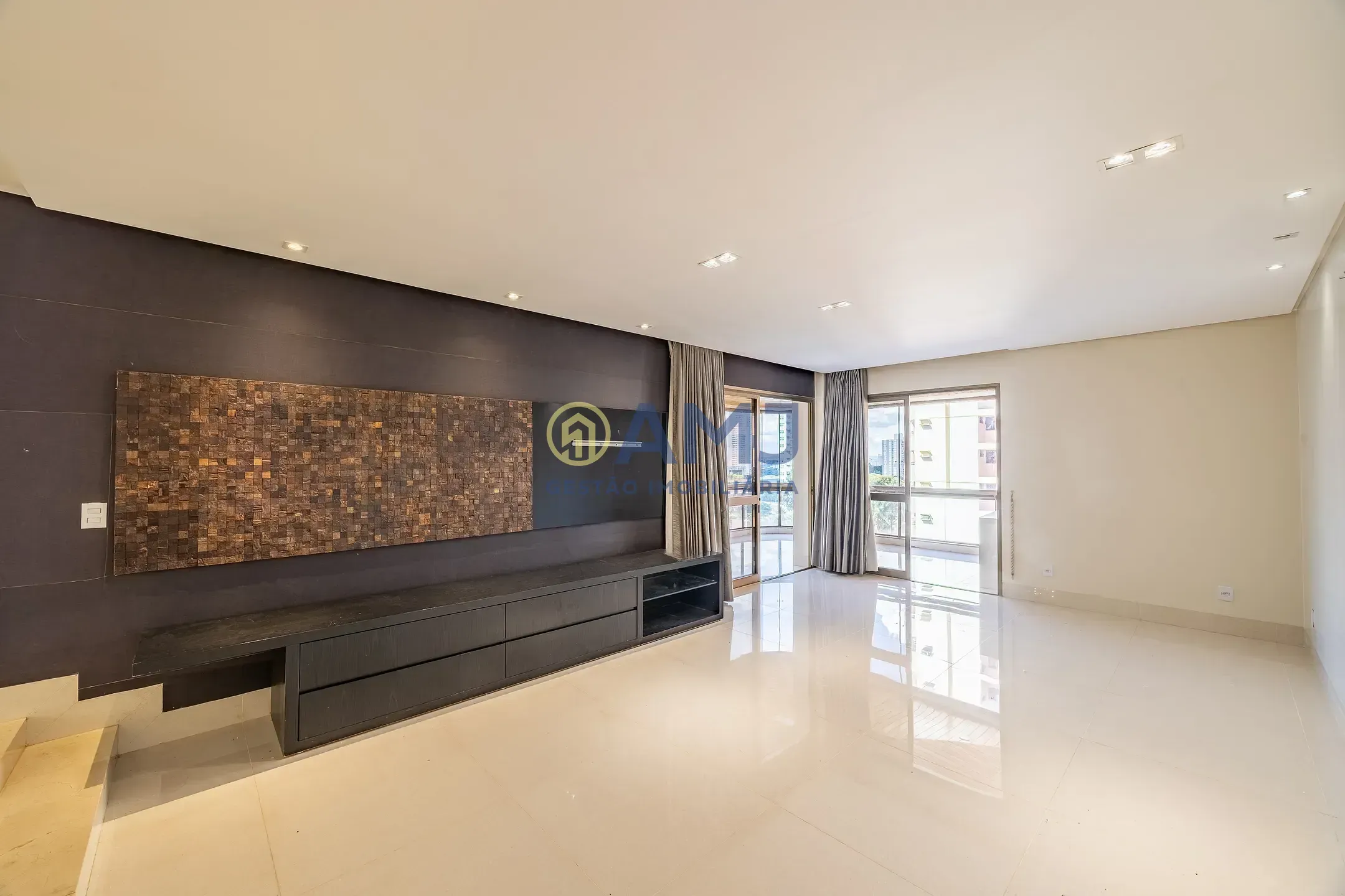Imagem Apartamento reformado à venda no Setor Bueno - Renoir