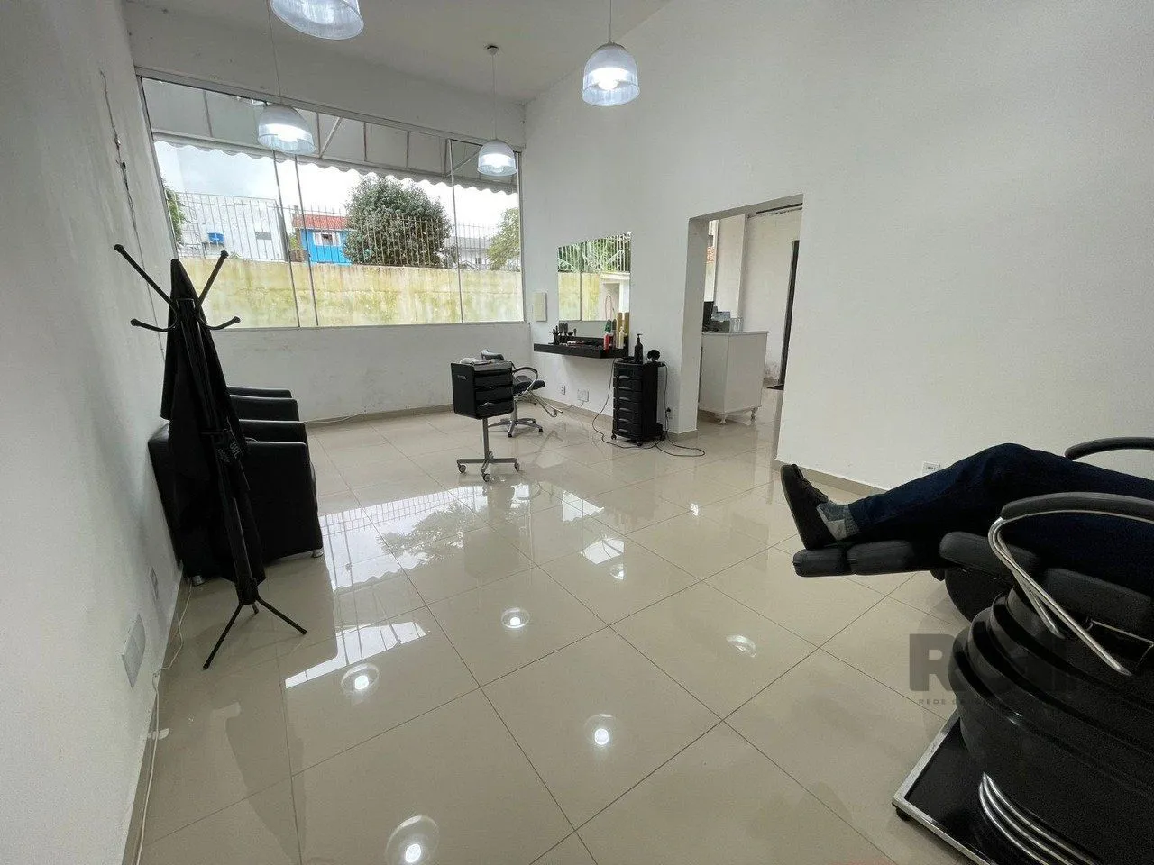 Imagem Prédio comercial 225m², com 5 lojas individuais, pé direito alto Vila Conceição.