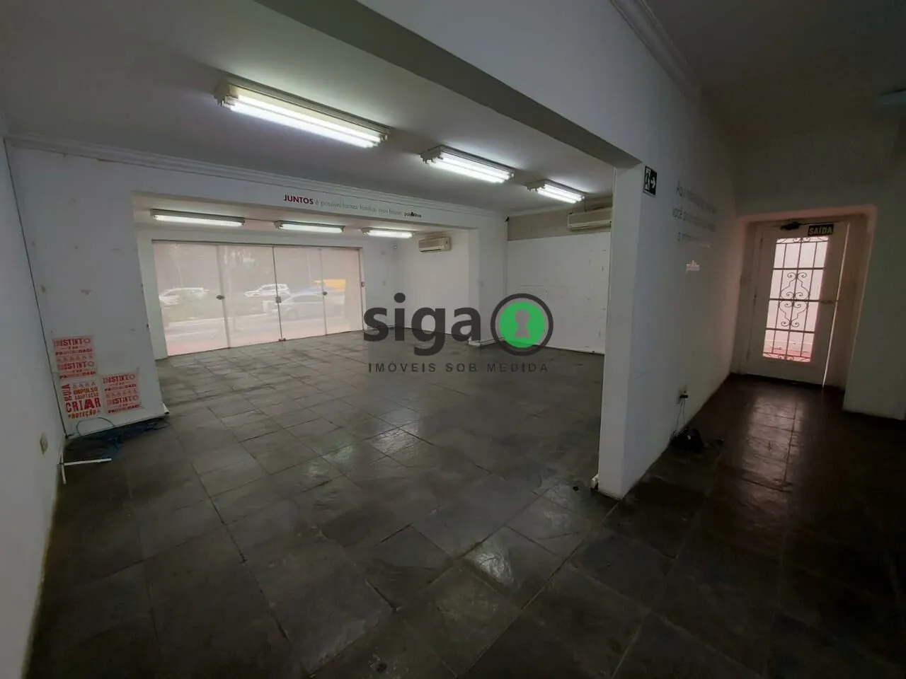 Imagem Casa Comercial para Locação em Pinheiros, com 350m² com 8 vagas, Sem mobilia