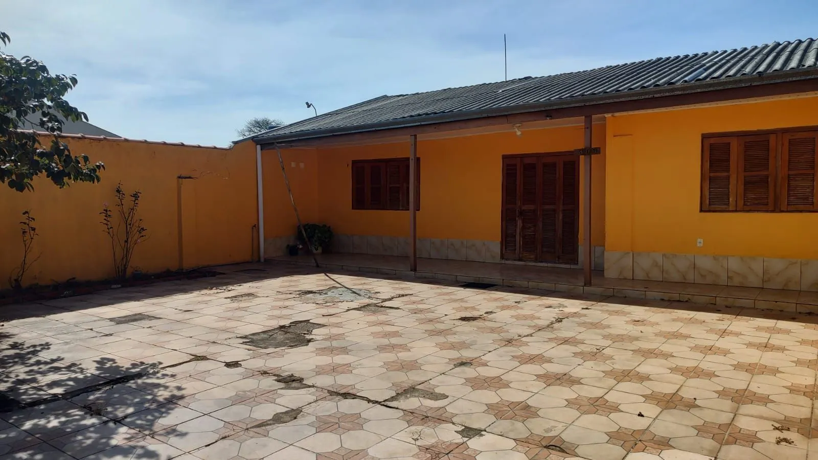 Imagem Vende casa com 84m² , 2 dormitórios, terreno com 300m²