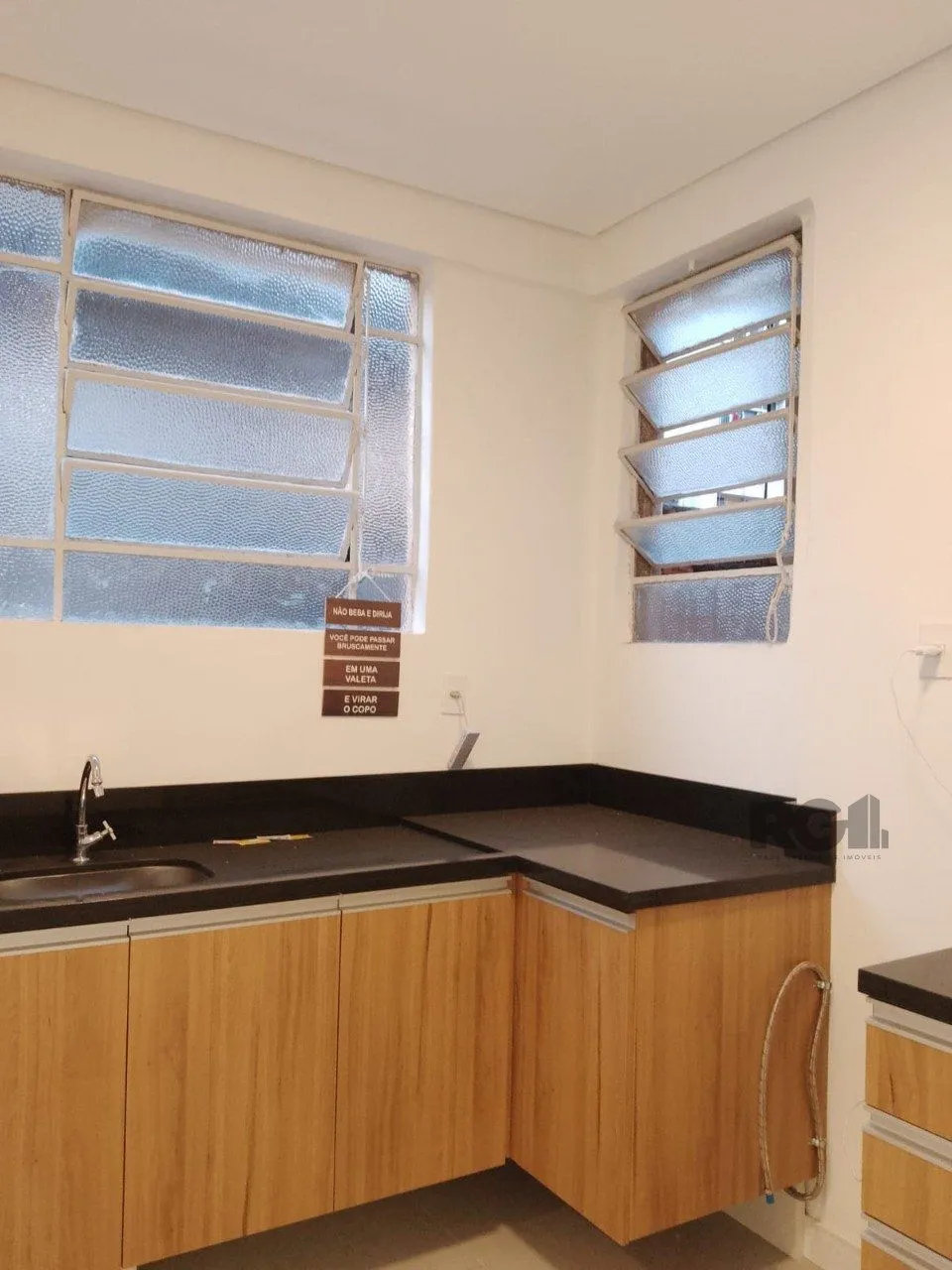 Imagem Raridade, apartamento 3 dormitórios,reformado, desocupado,no Centro