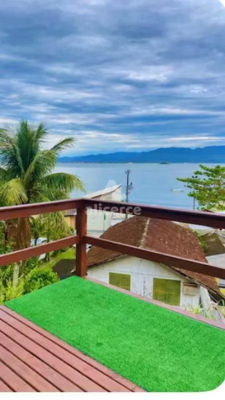 Imagem Casa à venda com 3 quartos , 200m² em Ribeirão da Ilha Florianópolis