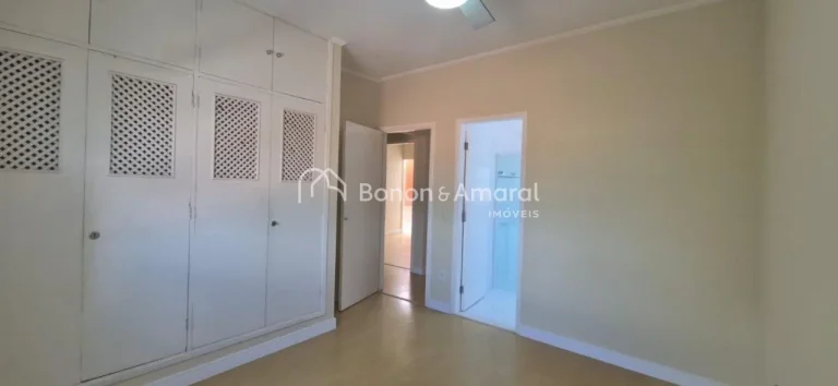 Imagem Excelente oportunidade para quem busca conforto, espaço e praticidade! Esta casa conta com 3 quarto...