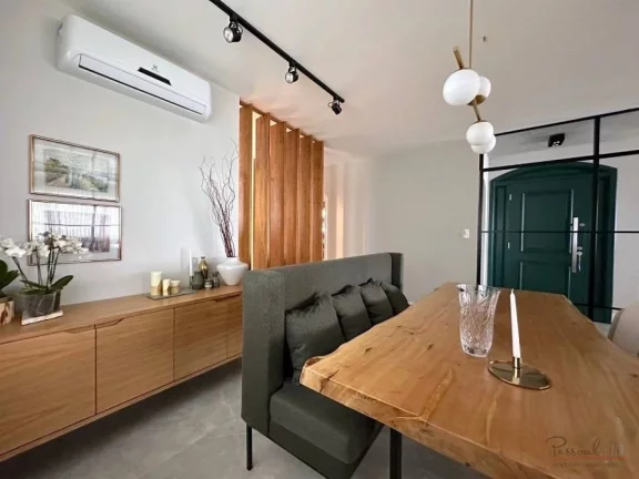 Imagem Apartamento amplo junto a Beira Mar Florianópolis, reformado, mobiliado e decorado com 4 quartos se...