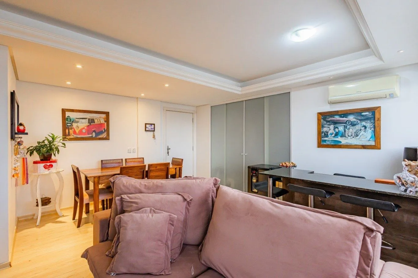 Imagem Apartamento 2 dormitórios, suíte e vaga - 65m² em Vila Ipiranga, Porto Alegre