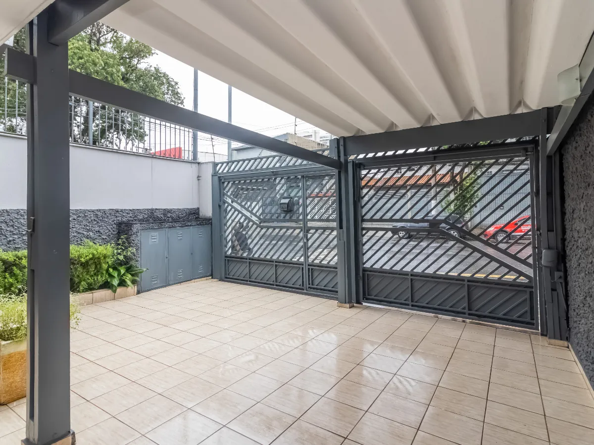 Imagem Sobrado para venda em Vila Anastácio com 4 quartos, 200m2