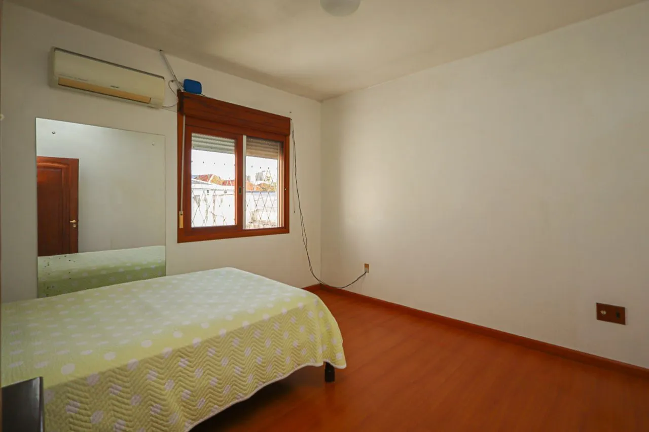 Imagem Casa à venda, 3 dormitórios, 316m², 4 vagas de garagem, Bairro São Geraldo