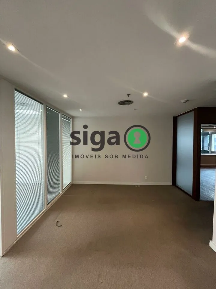Imagem Sala Comercial e 4 banheiros à Venda, 292 m² por R$ 41.000,00