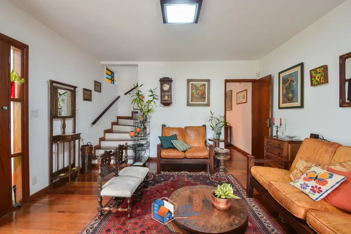 Imagem Sobrado para venda em Sumaré com 4 quartos, sendo 2 suítes, 190m²
