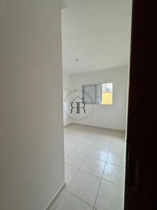 Imagem Venha morar nessa incrível casa com 2 quartos, perfeita para você e sua família! Com uma ampla sa...