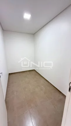 Imagem Sobrado Suíte + 2 Quartos - Bairro Cadorin
