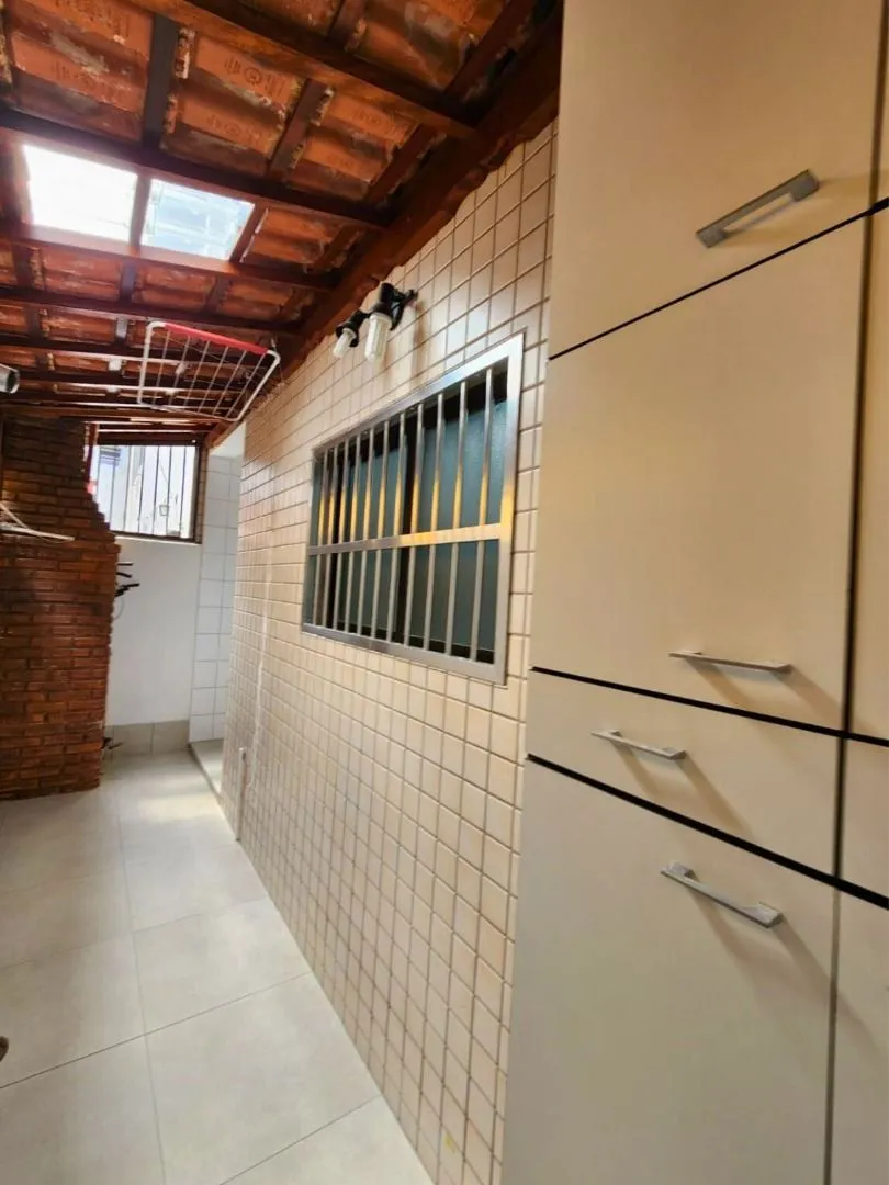 Imagem SOBRADO, 2 DORMS,2SUÍTES,CHURRASQUEIRA,2 VGS, GUILHERMINA