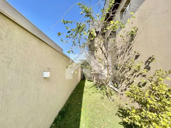 Imagem Casa de Condomínio em Moinho Velho - Cotia