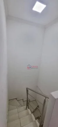 Imagem Sobrado em condomínio no Santa Cândida