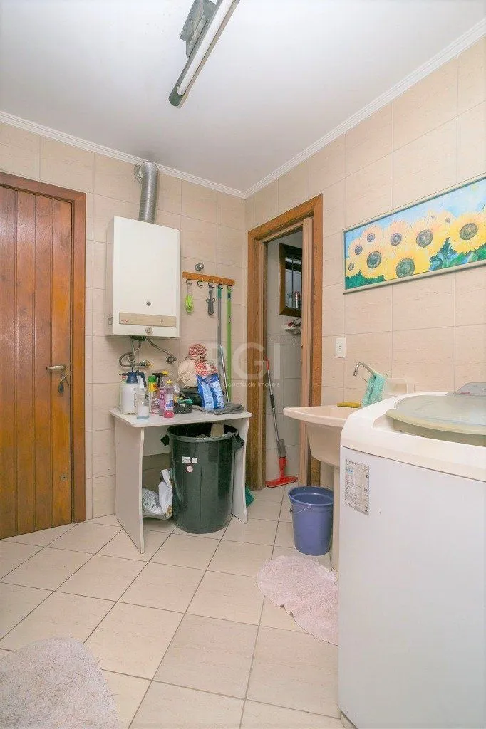 Imagem Casa para Venda - 279m², 3 dormitórios, sendo 1 suites, 4 vagas - Teresópolis