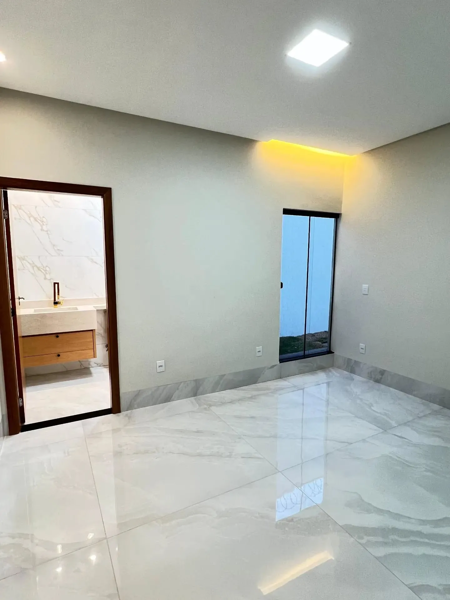 Imagem Casa Sozinha No Lote No Faicalville Com Lazer Completo