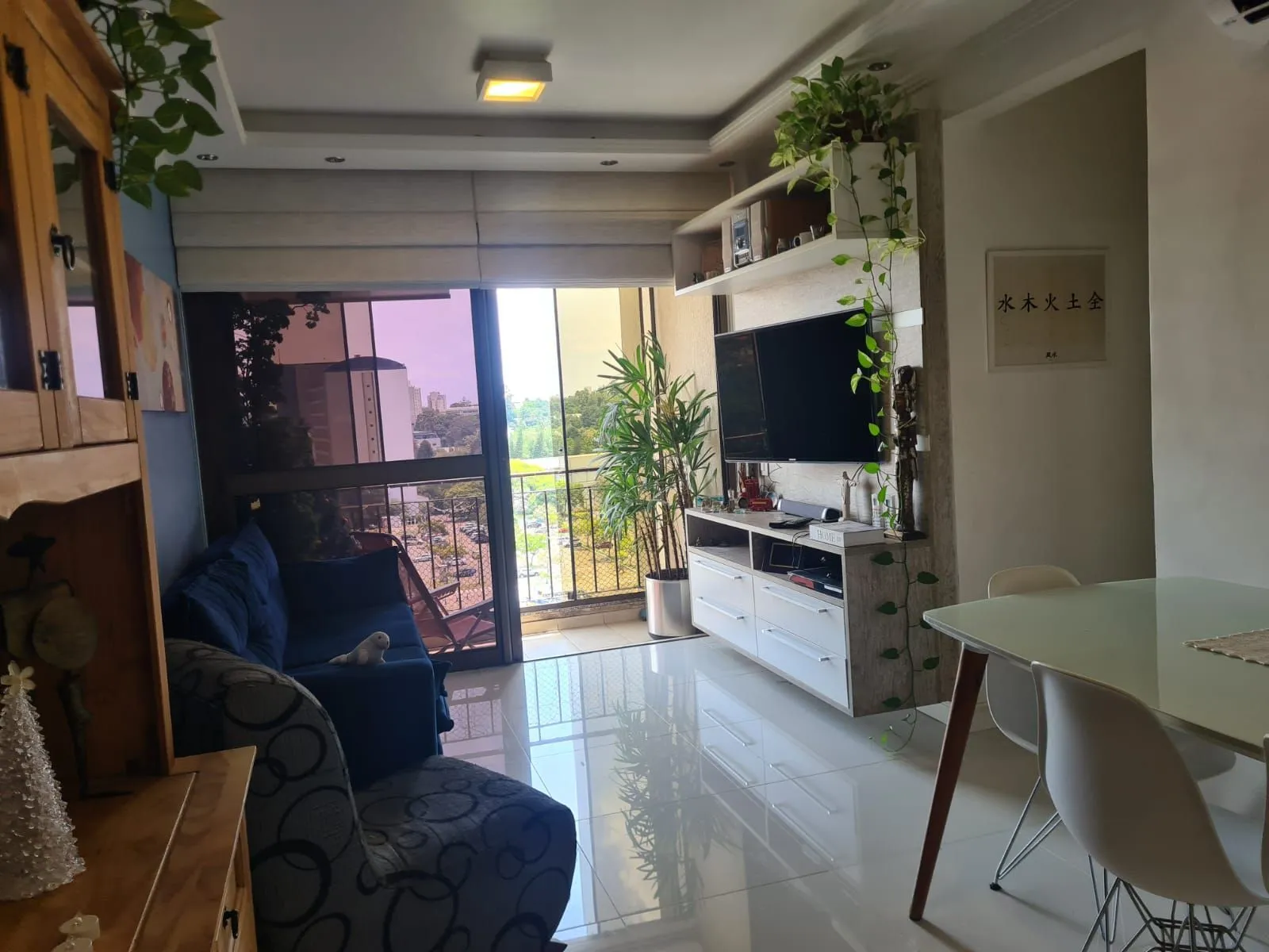 Imagem Vende-se apartamento com 3 quartos (1 suíte), 71 m² privativos e 2 vagas - Partenon
