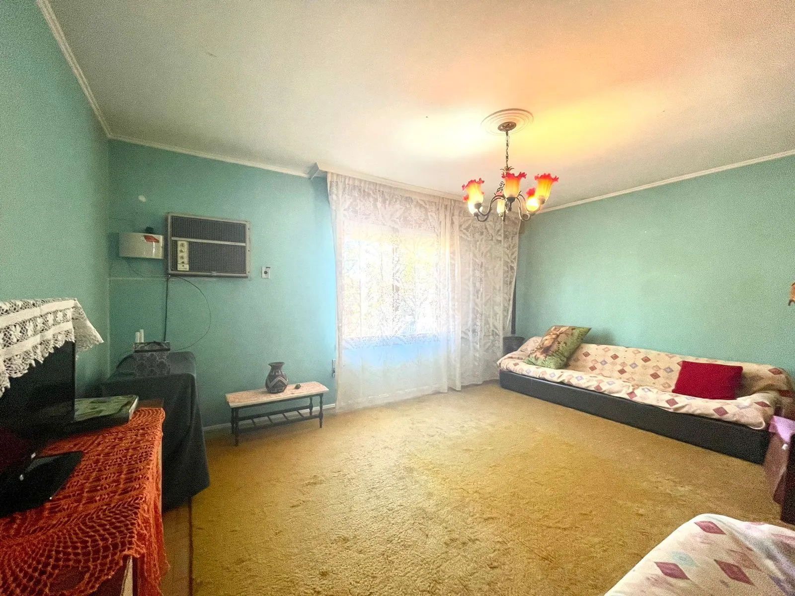 Imagem Sobrado Com 4 dormitórios, 1 suíte e 228M² no Bairro Petrópolis -Porto Alegre