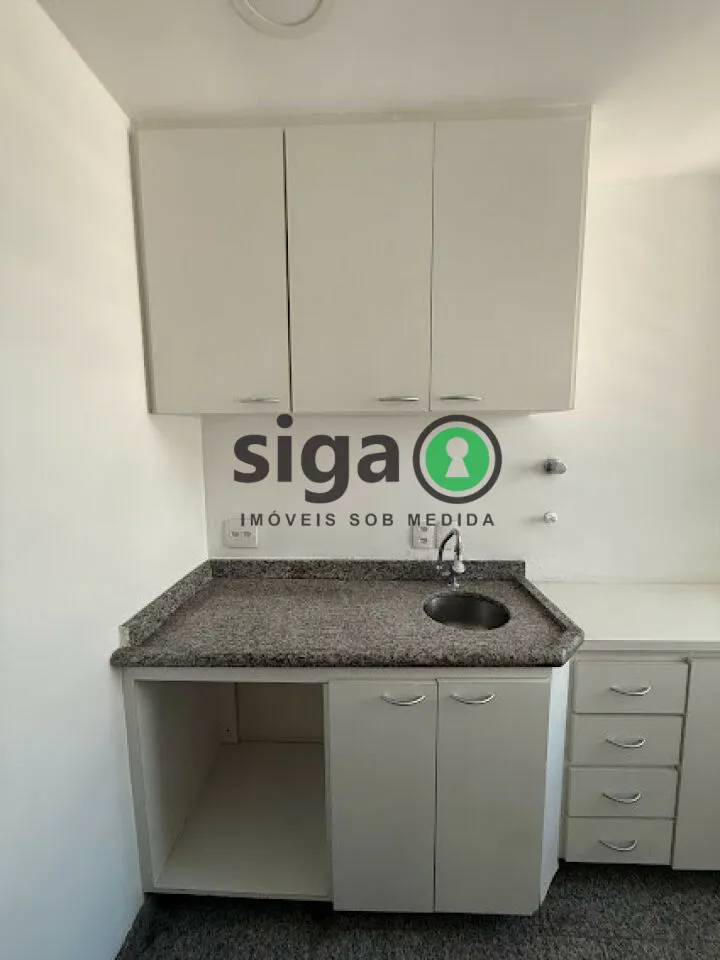 Imagem Sala Comercial de 212m² com 8 Vagas no Edifício Francisco Mellão.