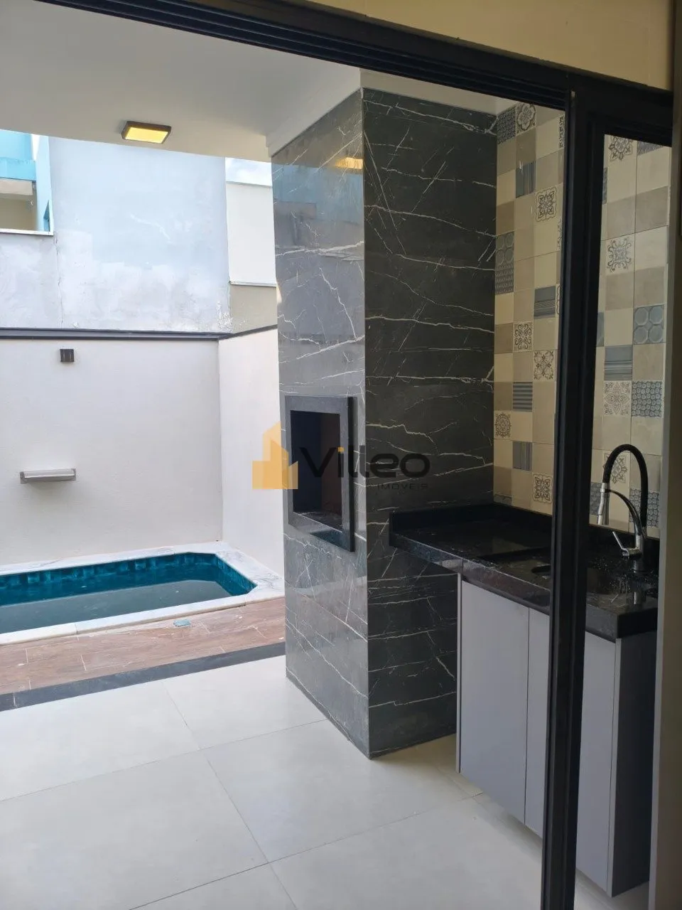 Imagem Descubra o prazer de viver com estilo em uma residência que reúne sofisticação, funcionalidade e...