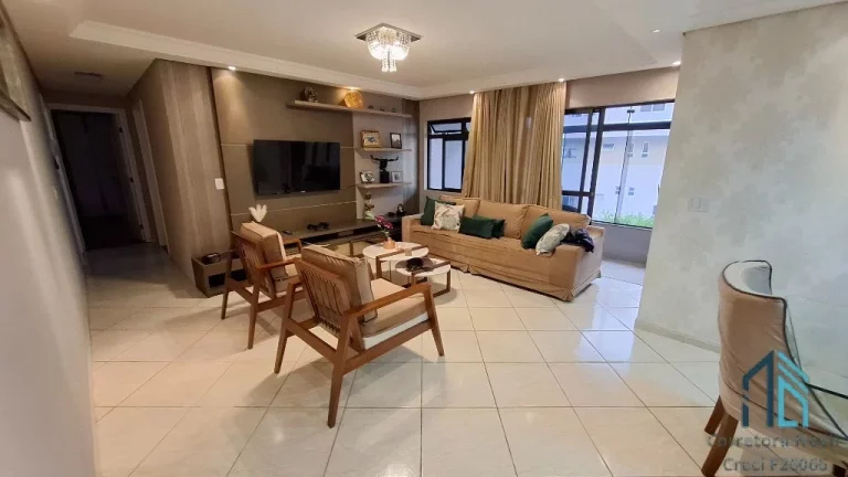 Imagem Prédio/comercial/residencial, 04 Cj e 02 lojas, + Casa com 07 suítes, no Bacacheri em Curitiba PR