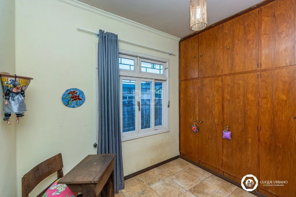 Imagem Casa para Venda de 3 dormitórios, no bairro Petrópolis