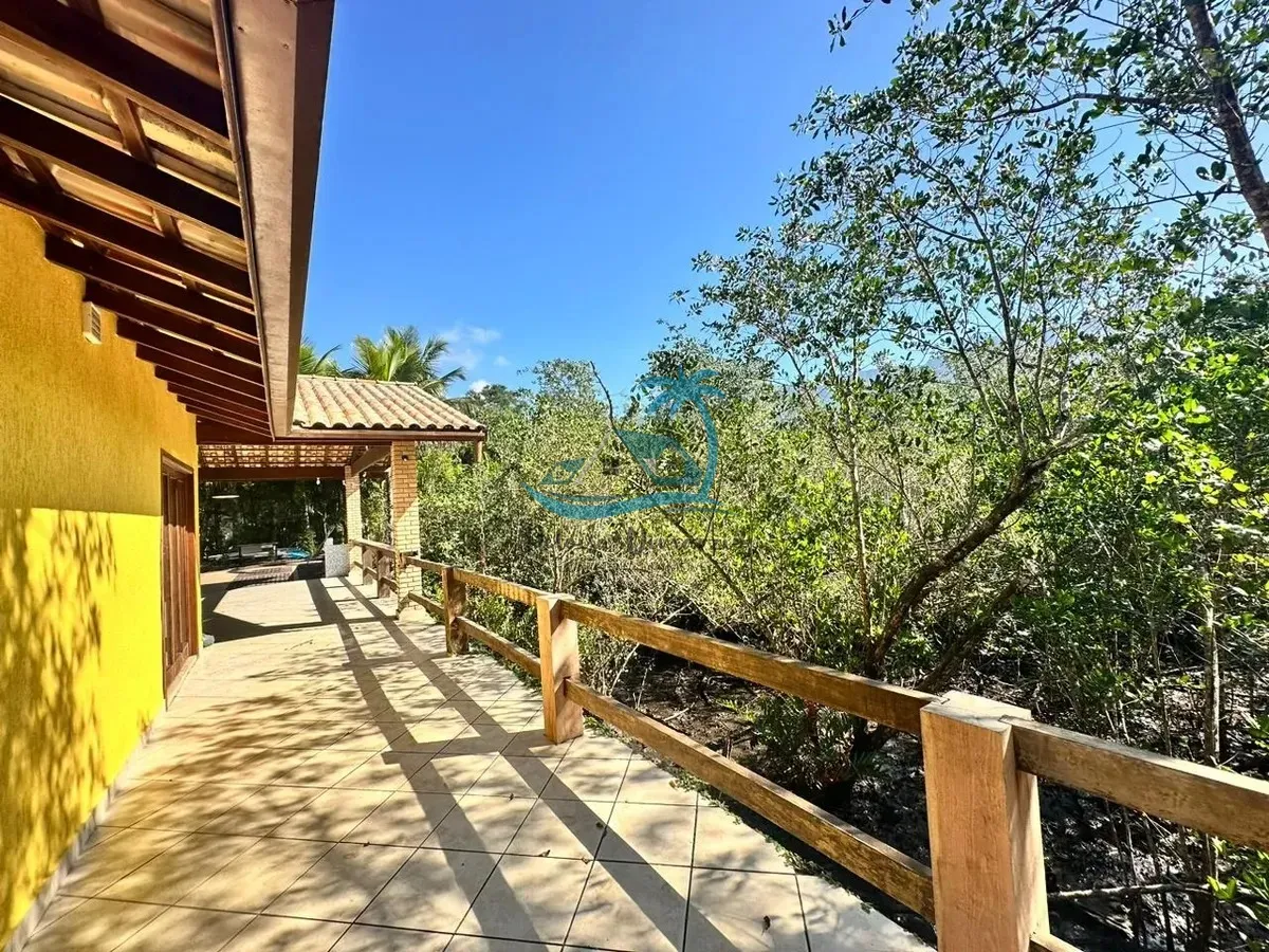Imagem Casa de alto padrão à venda em condomínio fechado (Jardim Costa Azul) em Ubatuba