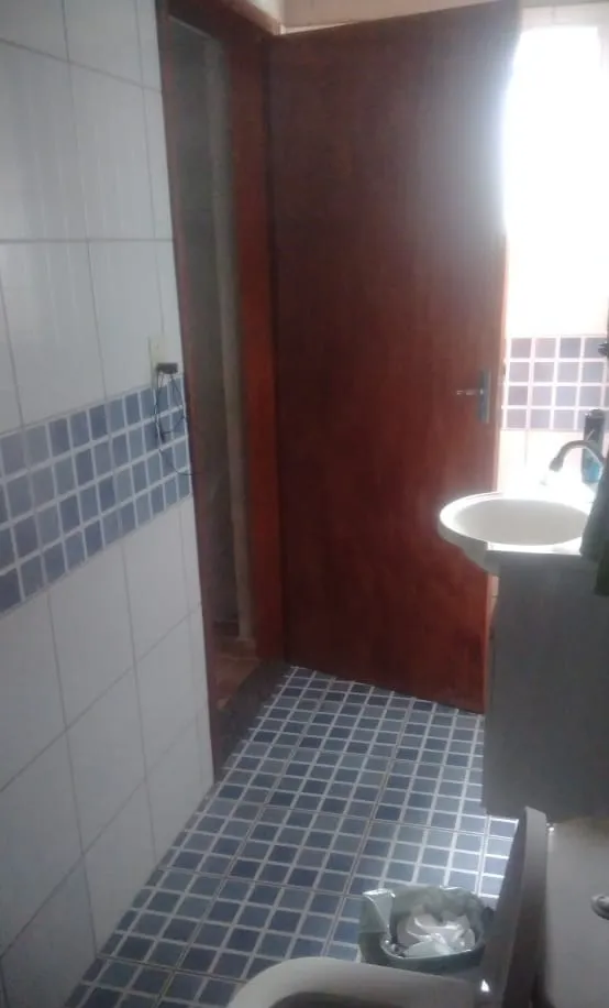 Imagem Casa à Venda - 2 Quartos, 1 Suíte, 2 Vagas Cobertas, Amplo Quintal e 270m² no Loteamento Residencial Andrade