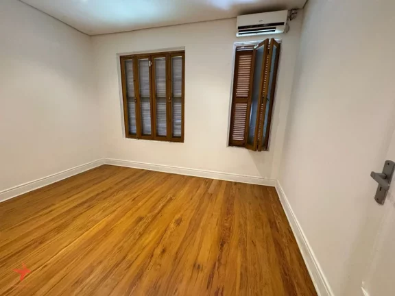 Imagem Casa comercial para locação em São Paulo-SP, bairro Pinheiros: 2 quartos, 2 salas, 2 banheiros, 1 vaga, 110m. Confira!