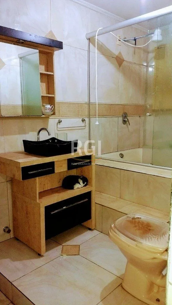 Imagem Casa para Venda - 300m², 2 dormitórios, sendo 1 suites, 3 vagas - Belém Novo