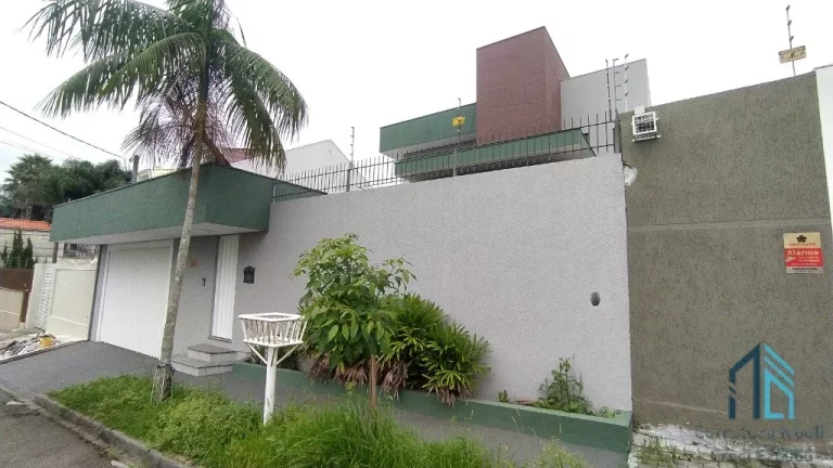 Imagem Casa a venda, em um dos melhores Bairros de São José dos Pinhais, 04 quartos sendo uma suíte e 02 Demi Suítes, 12 vagas no Aristocrata .